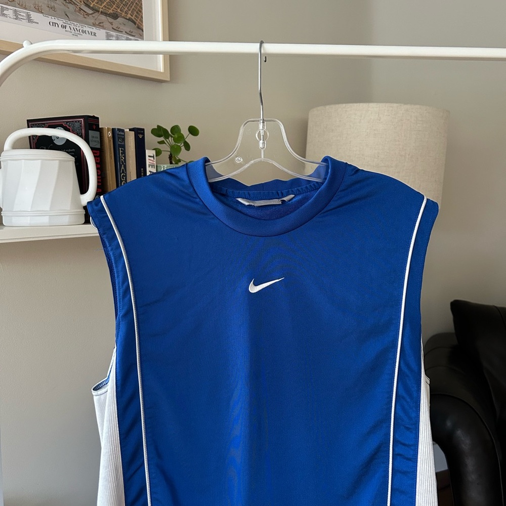 Nike Vintage Y2K Royal Blue Sleeveless Sports Top Center Logo